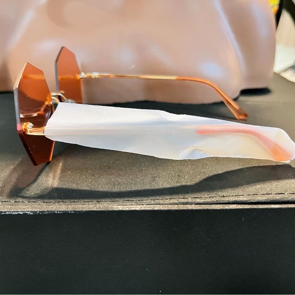 New! Retro Rimless Frames - Picture 4 of 5